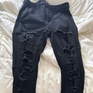 American Eagle begging distress jeans